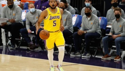 星空体育-谁是湖人三巨头身边的X因素？年轻的塔克做好准备